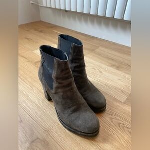 Elegant Black Ankle Boots